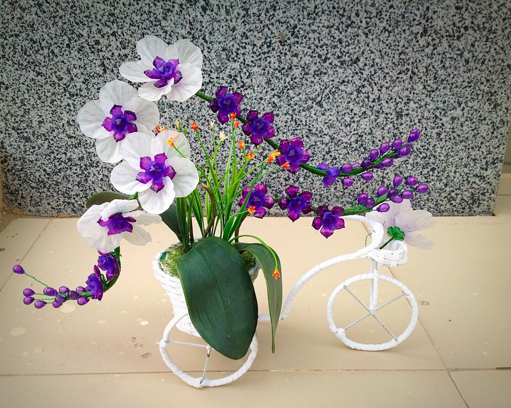 Kiếm tiền nhanh chóng nhờ kinh doanh hoa giả