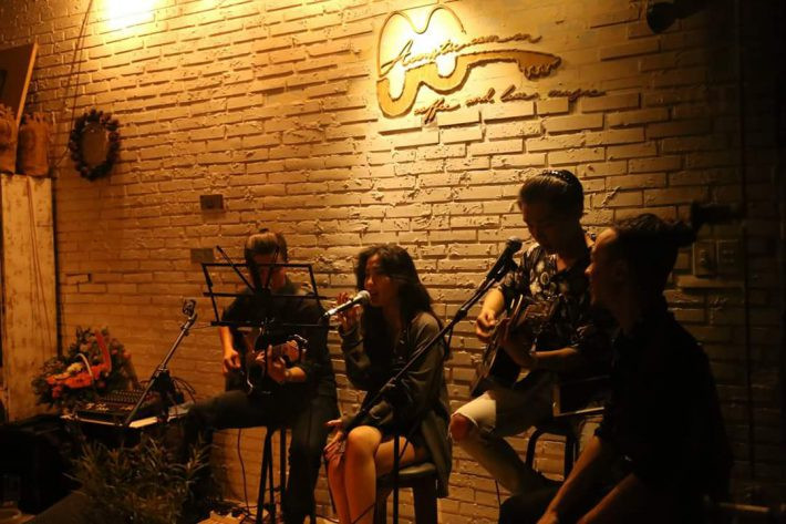 Kinh nghiệm mở quán cafe Acoustic cho người mới