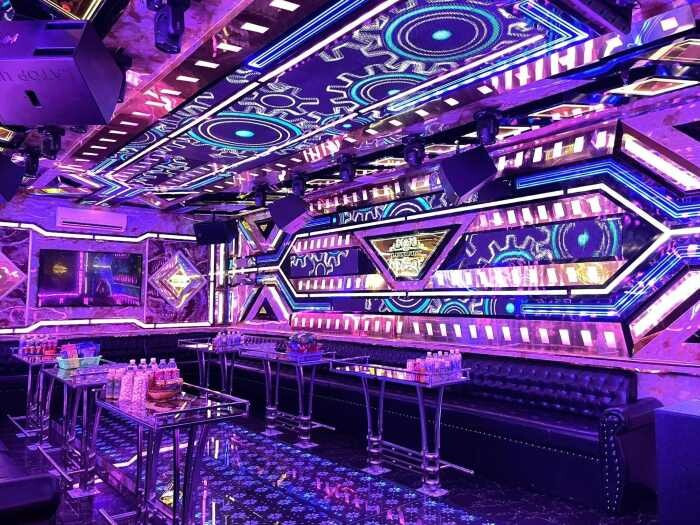 Chi phí mở quán karaoke và kinh nghiệm kinh doanh hiệu quả từ A-Z