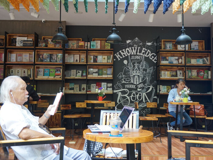 Kinh nghiệm kinh doanh cafe sách hiệu quả, thành công từ A-Z
