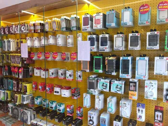 Kinh nghiệm kinh doanh phụ kiện điện thoại từ A-Z cho người mới