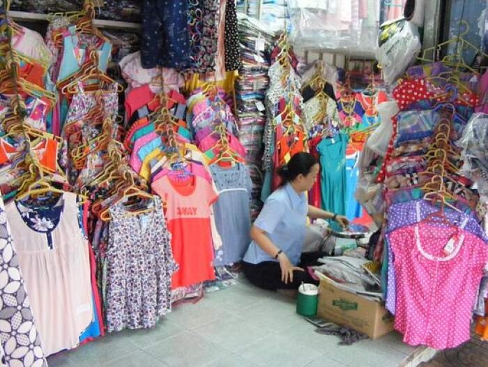Bật mí 5 kinh nghiệm bán quần áo ở chợ không nên bỏ qua