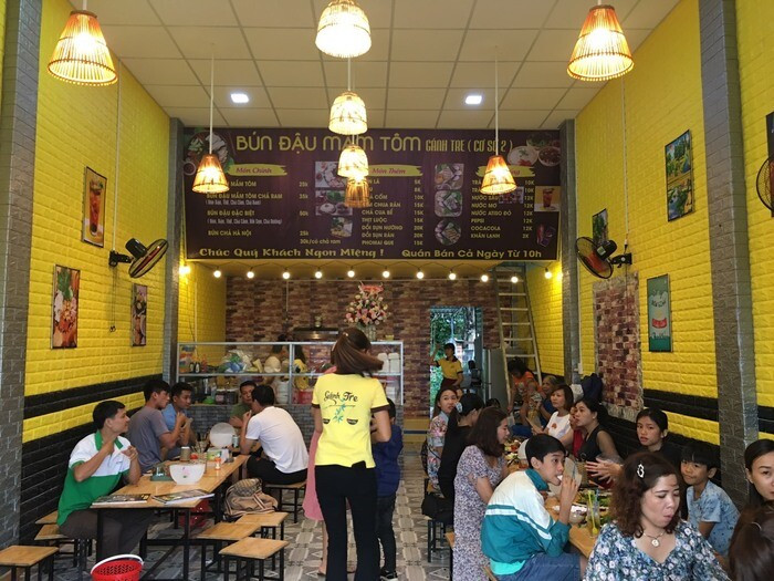 Bí quyết mở quán bún đậu mắm tôm “chiều lòng” các thực khách