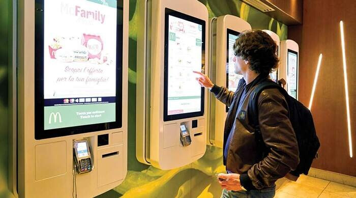 Các loại hình phục vụ trong nhà hàng phổ biến – Tiêu chí chọn loại hình phục vụ phù hợp