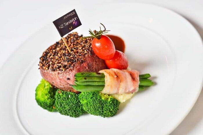 Cách giới thiệu món ăn trong nhà hàng thu hút, hấp dẫn nhất