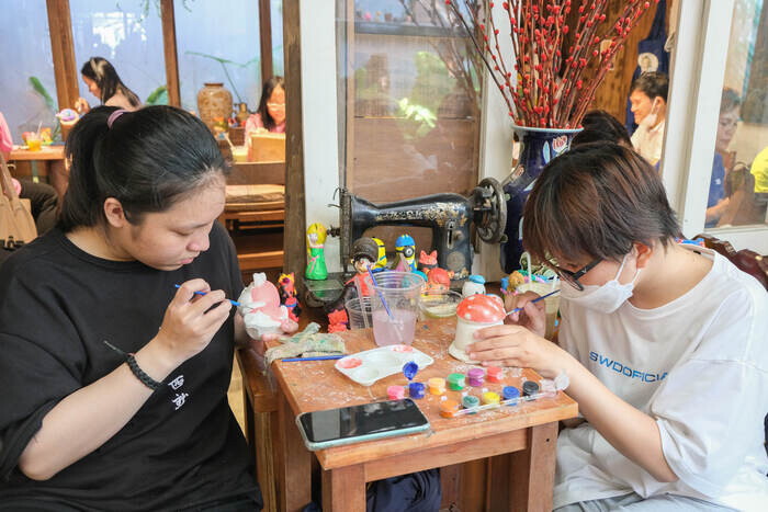 Kinh nghiệm mở quán cà phê tô tượng vốn ít lời nhiều (2024)