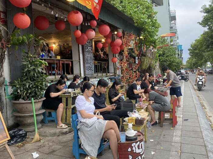 Kinh nghiệm mở quán cà phê tô tượng vốn ít lời nhiều (2024)