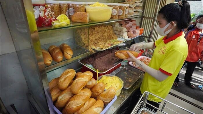Kinh nghiệm mở tiệm bánh mì thành công vốn 1 lời 5 cho người mới