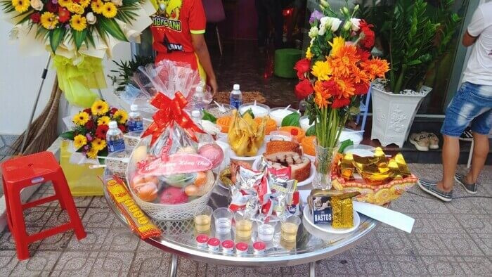 Mẫu văn khấn cúng khai trương quán ăn, nhà hàng chuẩn nhất 2024