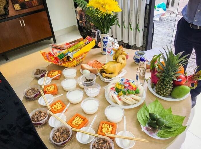 Mẫu văn khấn cúng khai trương quán ăn, nhà hàng chuẩn nhất 2024