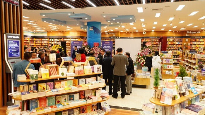 Mở nhà sách cần bao nhiêu vốn? Kinh nghiệm kinh doanh nhà sách từ A-Z