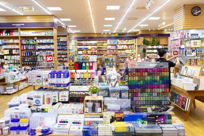 Mở nhà sách cần bao nhiêu vốn? Kinh nghiệm kinh doanh nhà sách từ A-Z