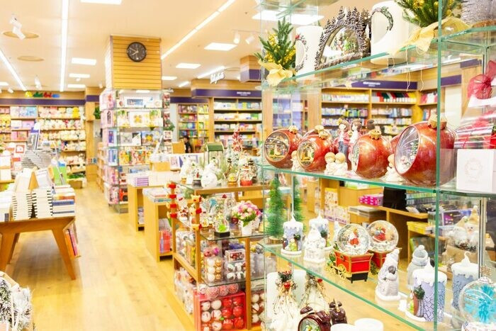 Mở nhà sách cần bao nhiêu vốn? Kinh nghiệm kinh doanh nhà sách từ A-Z