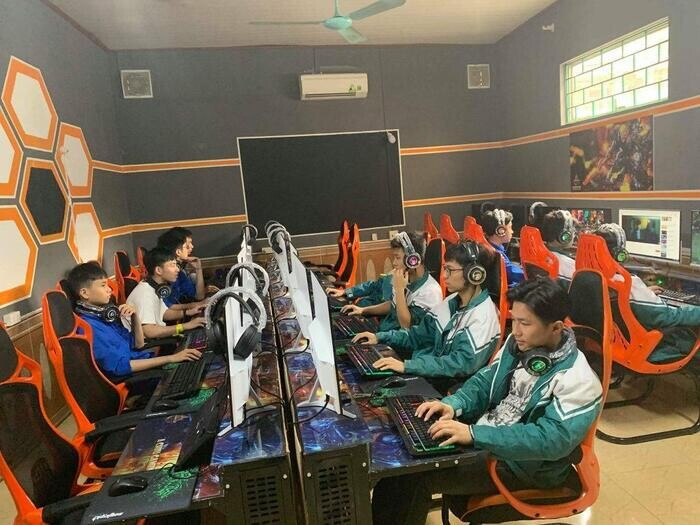 Mở quán net cần bao nhiêu vốn? Kinh nghiệm mở quán net từ A-Z