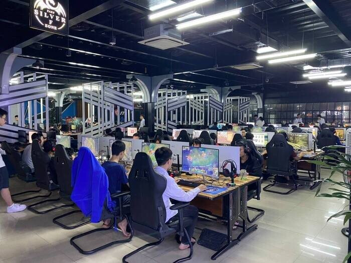 Mở quán net cần bao nhiêu vốn? Kinh nghiệm mở quán net từ A-Z